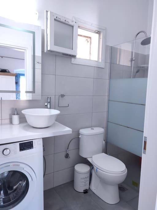 Sunrise Apartments - Aegean Blue Kalymnos Town Екстер'єр фото
