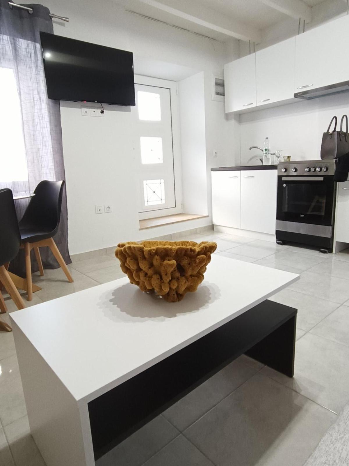 Sunrise Apartments - Aegean Blue Kalymnos Town Екстер'єр фото
